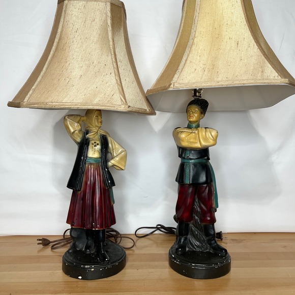 *RARE* Vintage Chalkware European Couple Lamps *RARE* - Picture 7 of 9